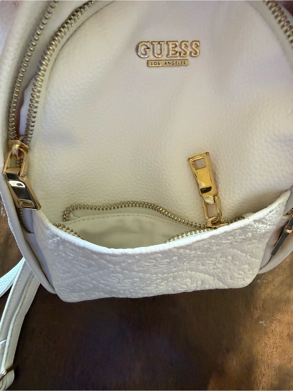 WHITE GUESS MINI BACKPACK PURSE - Picture 4 of 9